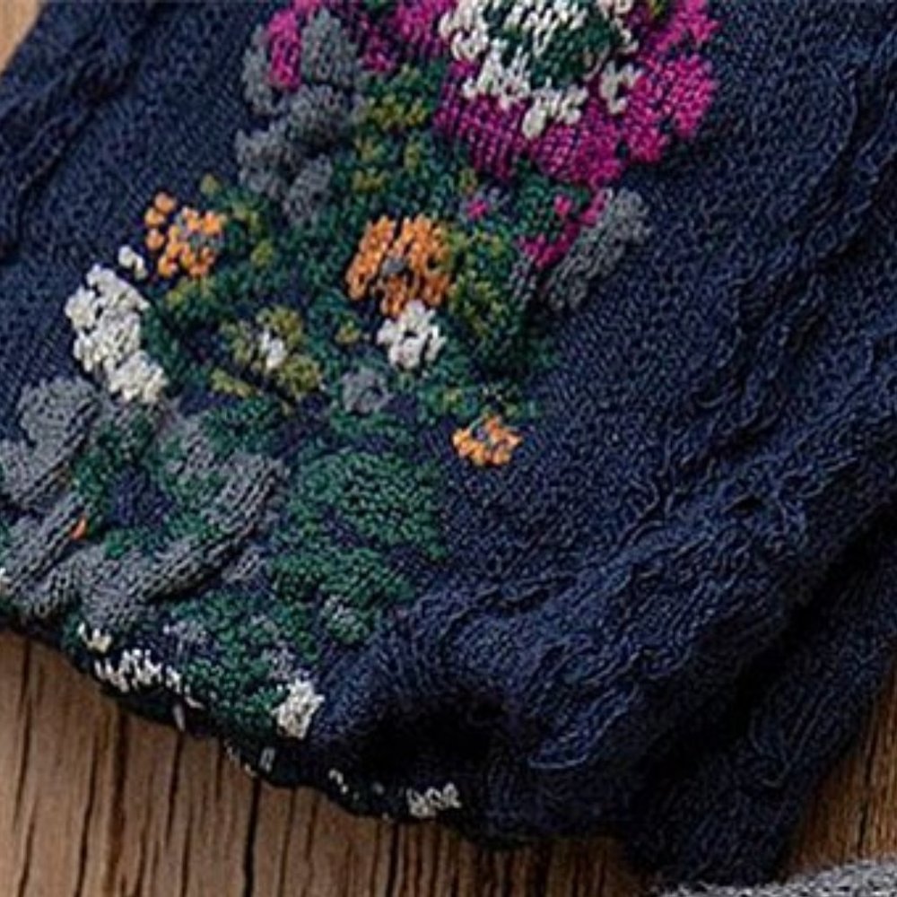 NWT Idowela | Floral Socks - blue